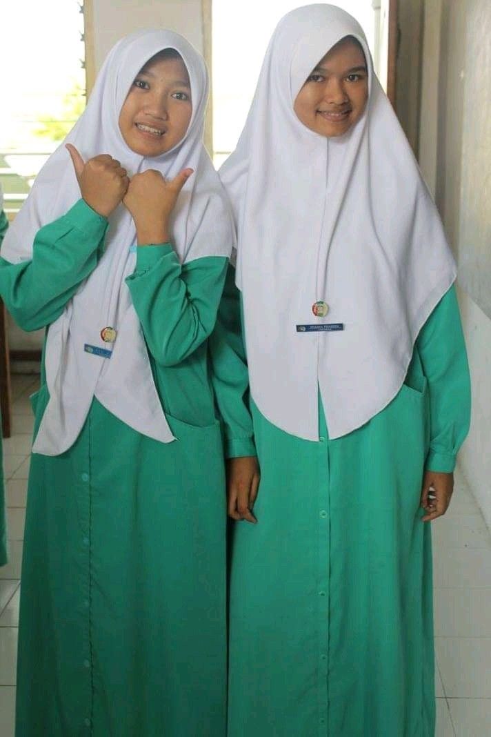 স্কুল উনিফর্ম